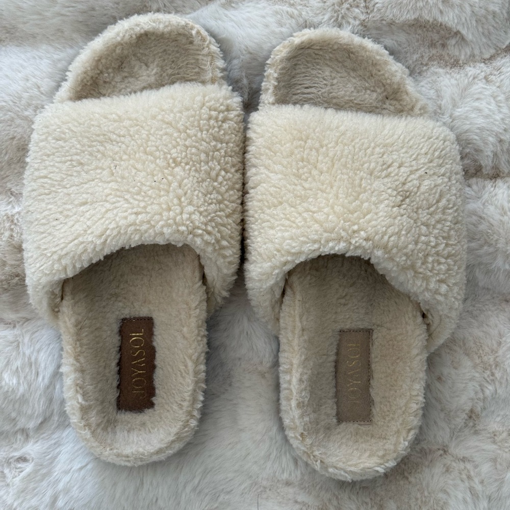 Joyasol Cream Luna Slippers